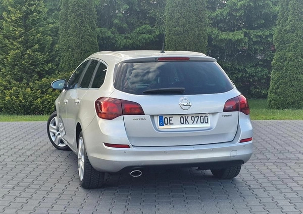 Opel Astra cena 25999 przebieg: 147200, rok produkcji 2011 z Górzno małe 379